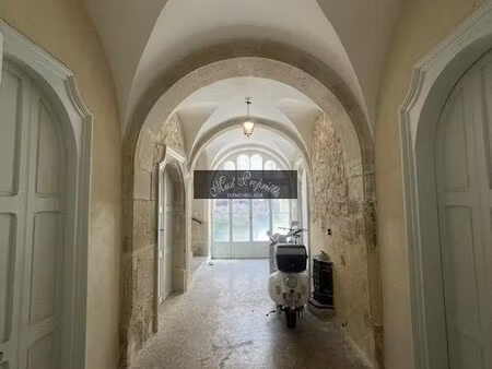 narbonne hôtel particulier du xvi ème 55 m2.