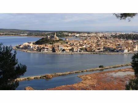 parcelle constructible 1400 m² avec local d'activité gruissan