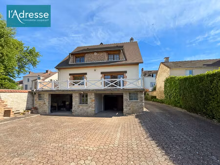 vente maison 7 pièces  190.00m²  vaux