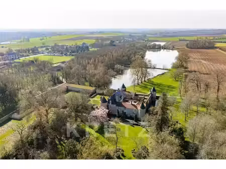 château historique du xvi? siècle 45 hectares à 50 minutes d