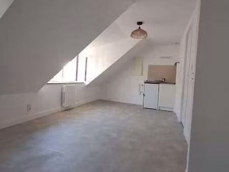 location appartement 2 pièces à loudéac (22600) : à louer 2 pièces / 28m² loudéac