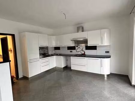 appartement 3 ch. moderne à saint-nicolas (±150m2)