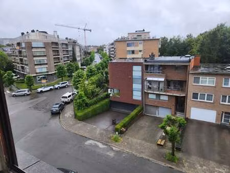 appartement 2 ch. à zellik  cuisine moderne et balcon