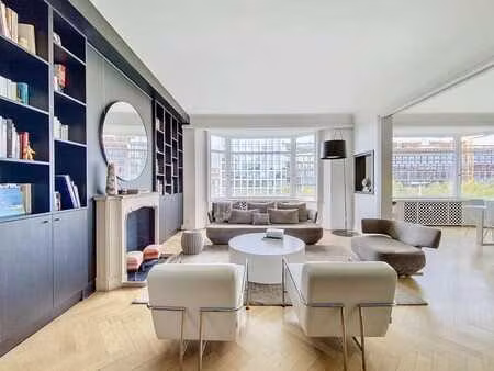 grand appartement rénové  4 chambres
