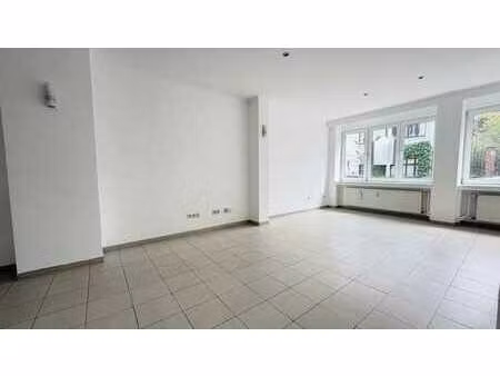 spacieux rez-de-chaussée avec 2ch  terrasse et garage