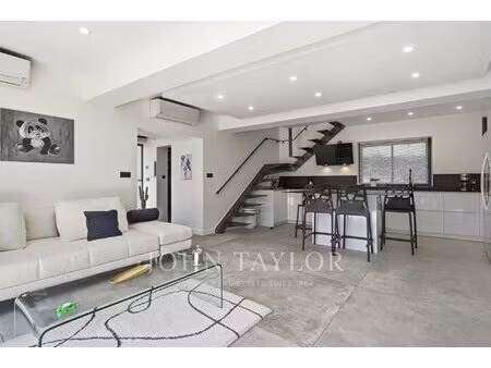 loft au centre ville avec extérieur et garage