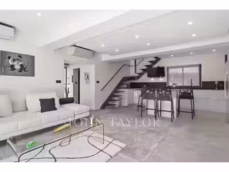loft au centre ville avec extérieur et garage