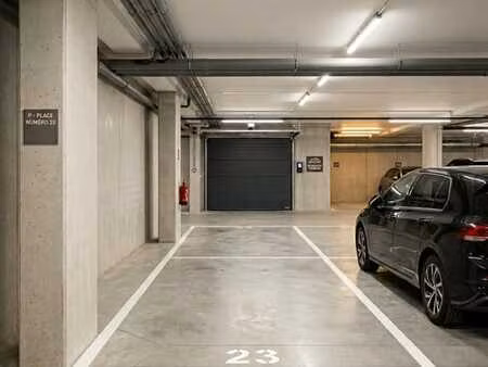 place de parking sécurisée à braine-l'alleud
