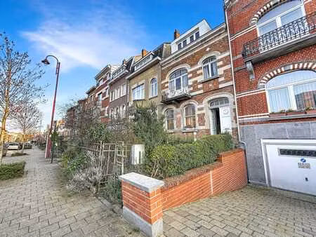 maison de caractère à rénover avec jardin plein sud