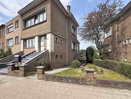 maison 3 chambres -3 façades avec garage et jardin