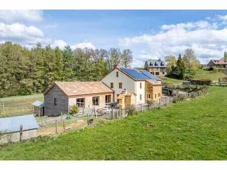 propriété familiale avec étangs  piscine et peb a