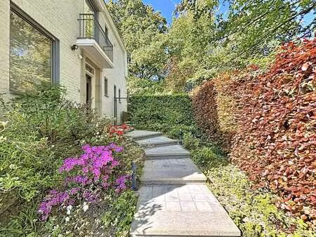 uccle - grande villa dans un écrin de verdure