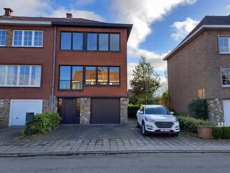 maison 3ch à louer à waterloo  125m²