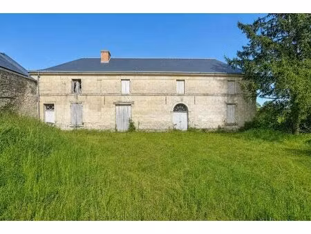 maison de 6 pièces de 300 m² à saint-macaire-du-bois