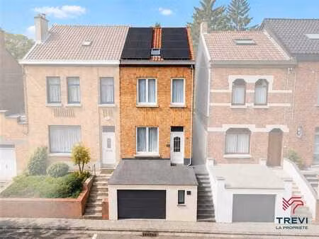 maison 3 façades située à marcinelle