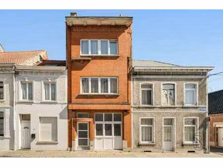 maison rénovée idéalement située  rendement locatif immédiat