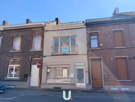 spacieuse maison avec jardin et potentiel