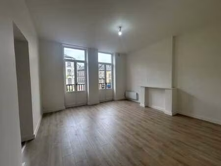 appartement 3 chambres entièrement rénové avec balcon