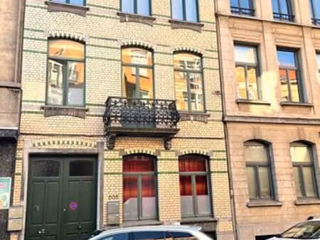 lumineux appart-petit immeubme-quartier prisé d'etterbeek