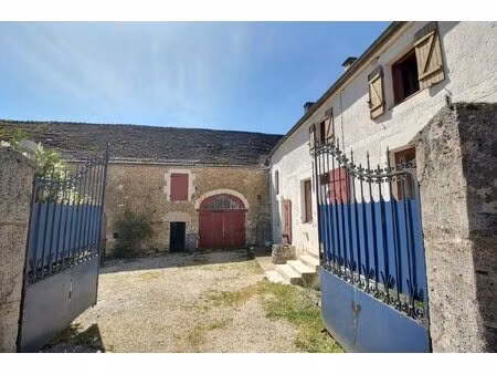 ancienne fermette avec dépendance