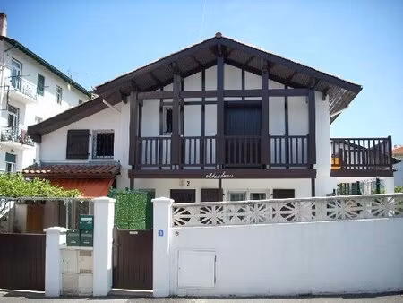 maison en centre ville divisée en 3 appartements indépendants