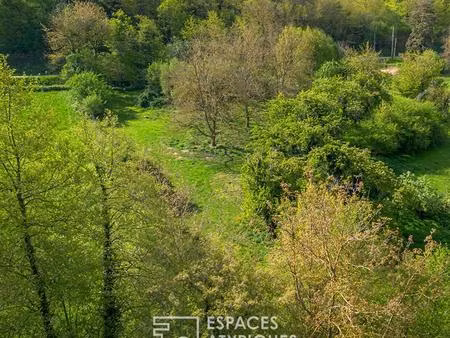bâtisse de caractère et sa source privée : un écrin à sublimer