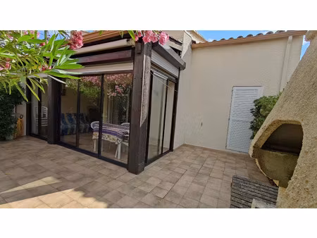 le cap d'agde: secteur clape/roquille villa avec véranda 6/8 couchages terrasse parking