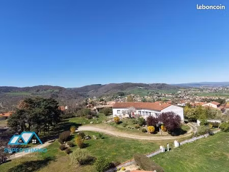 propriété 5 pièces 225 m²