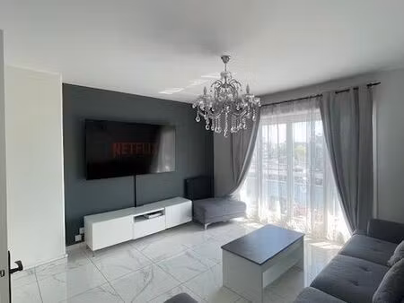 ? t5 spacieux de 89 m² – 4 chambres – balcon – vaulx-en-velin
