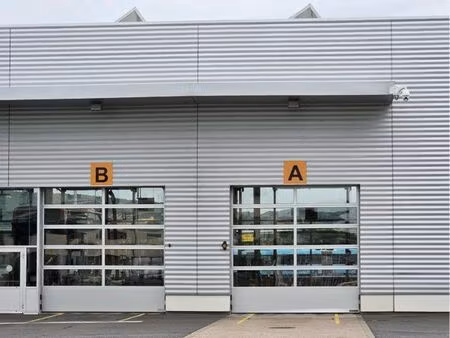 location hangar 225 m'