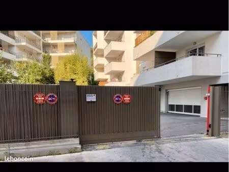 garage/box