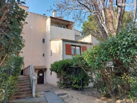 très beau t2 53m² résidence privée trinquetaille