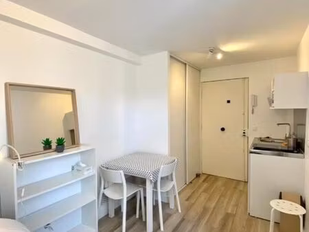 appartement 1 pièce 11 m²