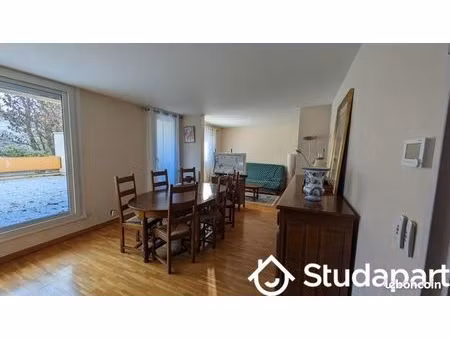 chambre 1 pièce 11 m²