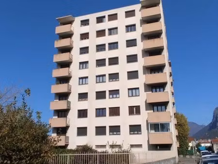 appartement 2 pièces 79 m²