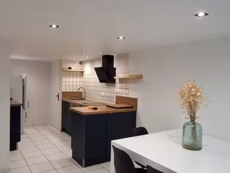 location maison de ville t3 entièrement rénovée – 66 m² – billom