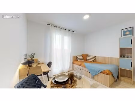 studio 1 pièce 14 m²