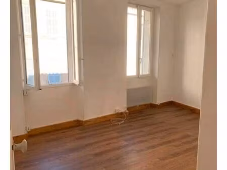 particulier loue t2 rue de l'olivier 13005