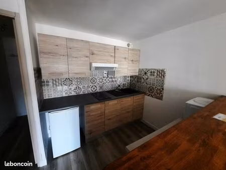 studio avec meubles centre sable sur sarthe
