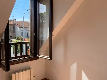 savigny sur orge f2 42m3 loyer 812 euros. quartier calme et verdoyant proche commerces et 