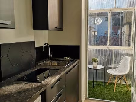 t2 rénové & meublé – oullins centre – calme sur cour avec jardin