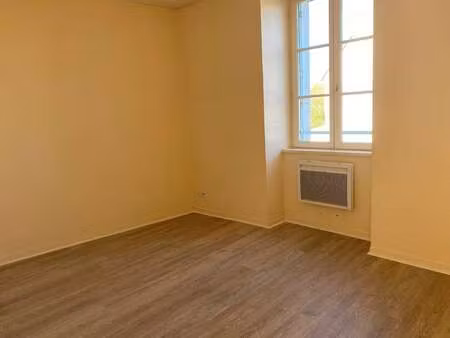 location appartement 3 pièces à saint-jean-la-poterie (56350) : à louer 3 pièces / 58m² sa