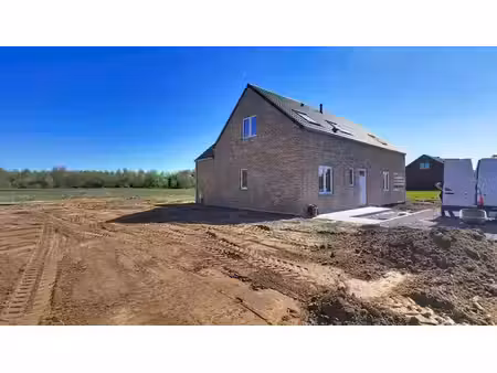 maison neuve peb a avec jardin