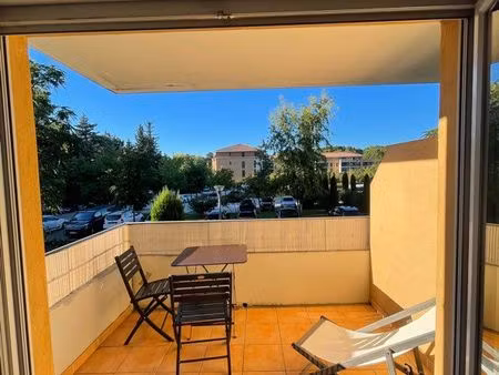 t2 meublé lumineux avec balcon + parking privatif – proche centre aix-en-provence