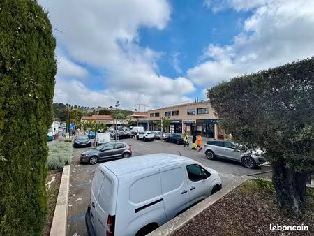 bureau 85 m²  le village  les pennes mirabeau