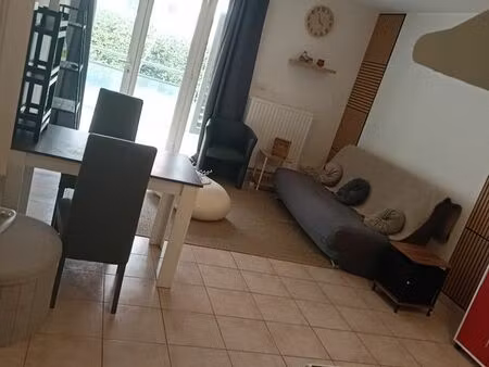 loue appartement/ studio meublé