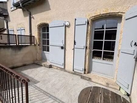 f4 centre ville auch avec parking et terrasse