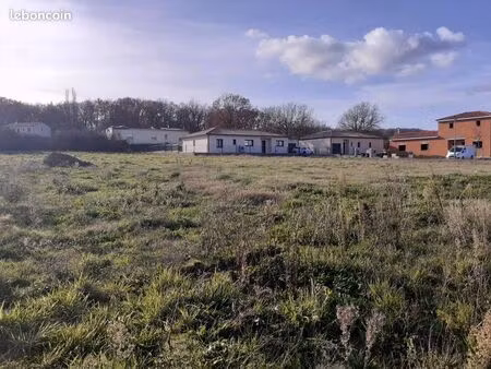 terrain 331 m² gragnague
