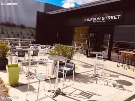 bar avec licence 4
