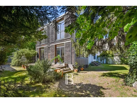maison de luxe à louer dans le quartier agent sarre-centre-les vallées-la garenne